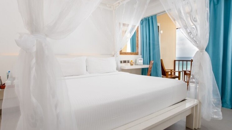 Silhouette Honeymoon Room